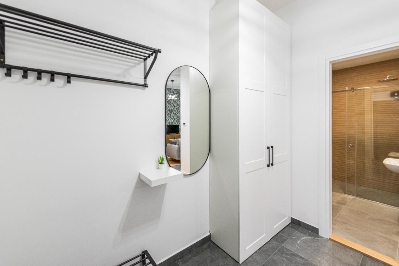 Vertigo One Bedroom Apartment-Free Private Parking Новий Сад Екстер'єр фото