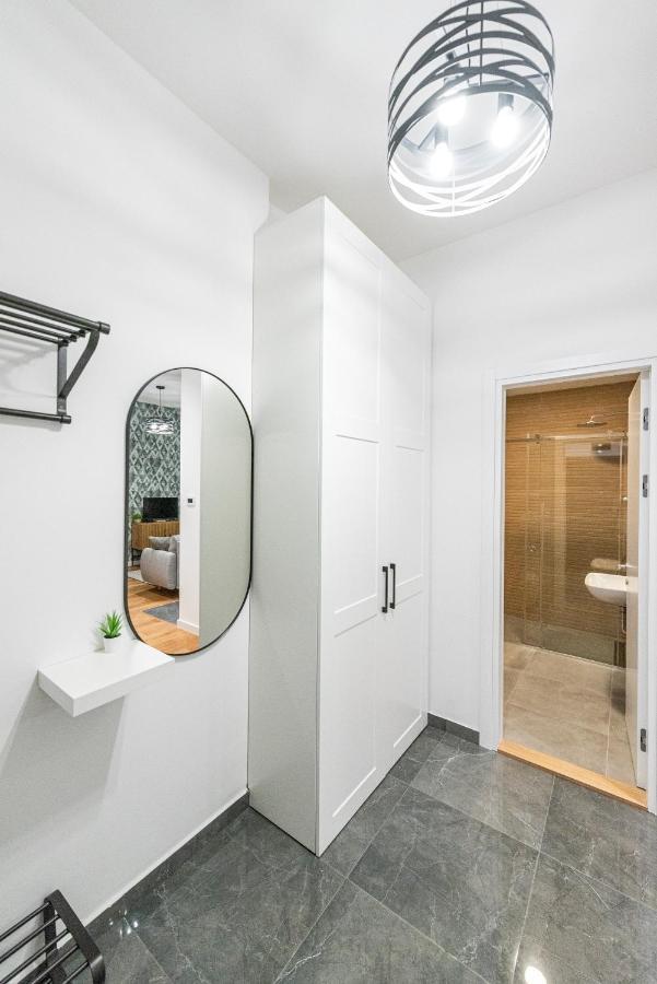 Vertigo One Bedroom Apartment-Free Private Parking Новий Сад Екстер'єр фото