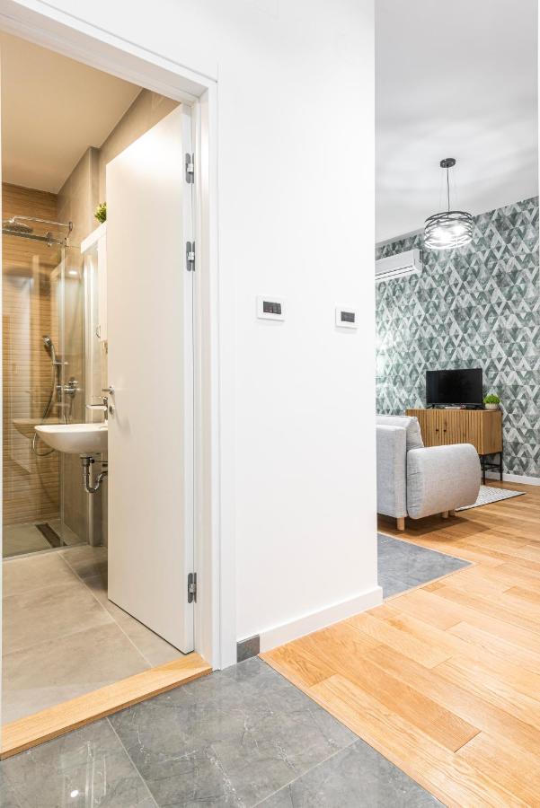 Vertigo One Bedroom Apartment-Free Private Parking Новий Сад Екстер'єр фото