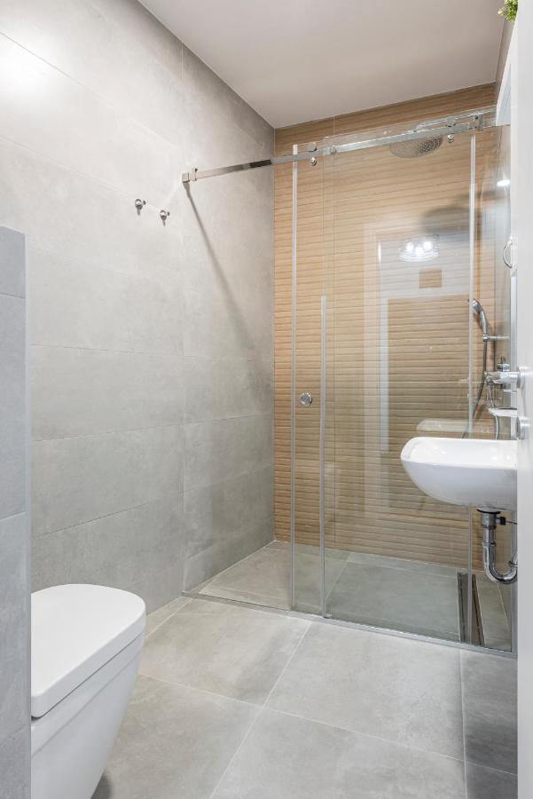 Vertigo One Bedroom Apartment-Free Private Parking Новий Сад Екстер'єр фото