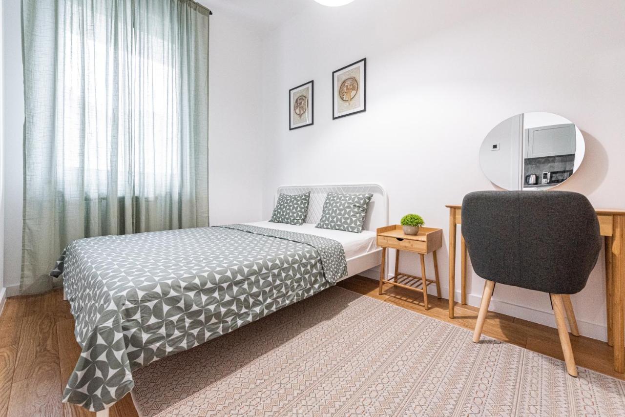 Vertigo One Bedroom Apartment-Free Private Parking Новий Сад Екстер'єр фото